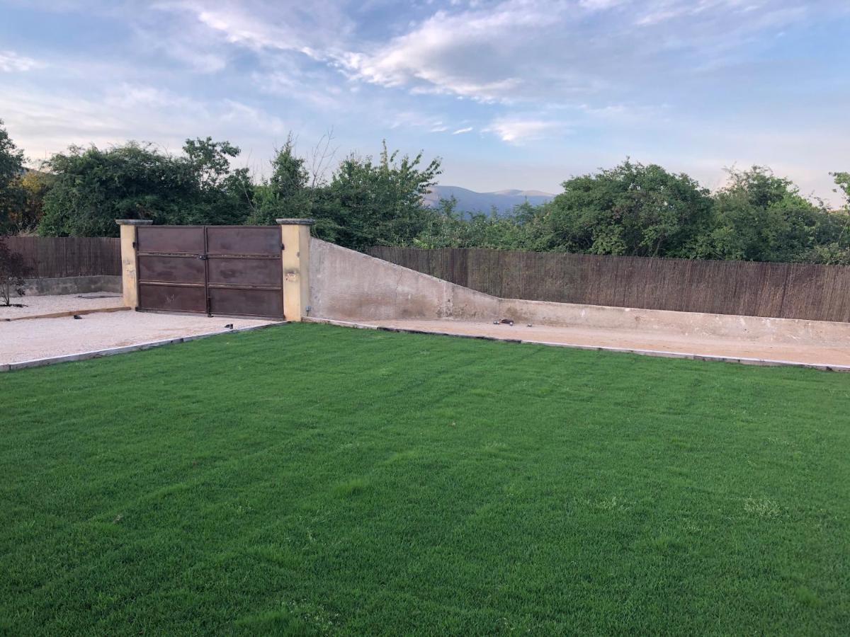 Villa dans le LUBERON à 2 km de LOURMARIN Lauris Esterno foto