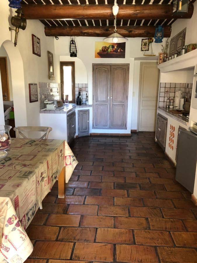 Villa dans le LUBERON à 2 km de LOURMARIN Lauris Esterno foto