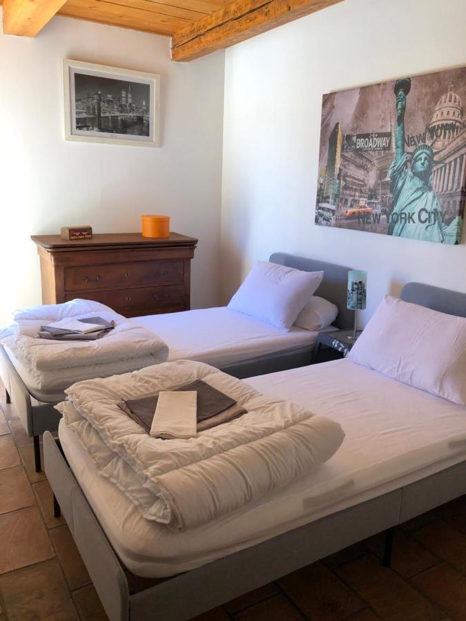 Villa dans le LUBERON à 2 km de LOURMARIN Lauris Esterno foto