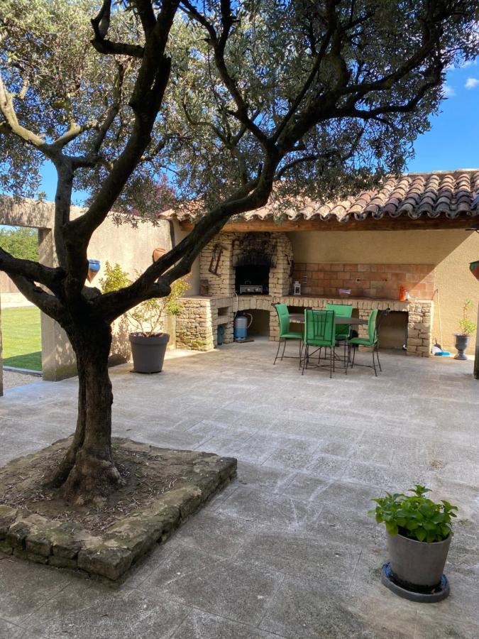 Villa dans le LUBERON à 2 km de LOURMARIN Lauris Esterno foto